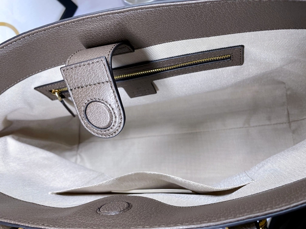 激安グッチバッグコピー着用イメージ